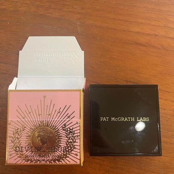 New in Box Pat McGrath Labs Divine Blush in Divine Rose Color - Picture 2 of 7